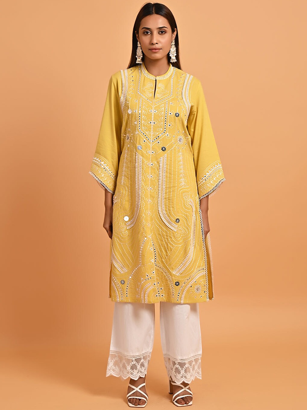 

Lakshita Geometric Embroidered Mirror Work Pure Cotton Kurta, Yellow