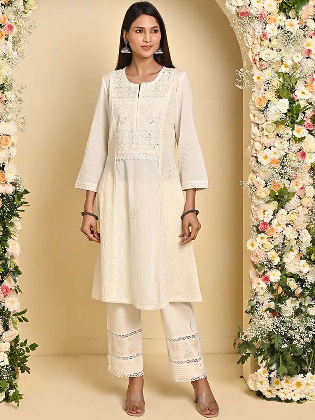 

Lakshita Floral Embroidered Sequinned Panelled Georgette Kurta, White