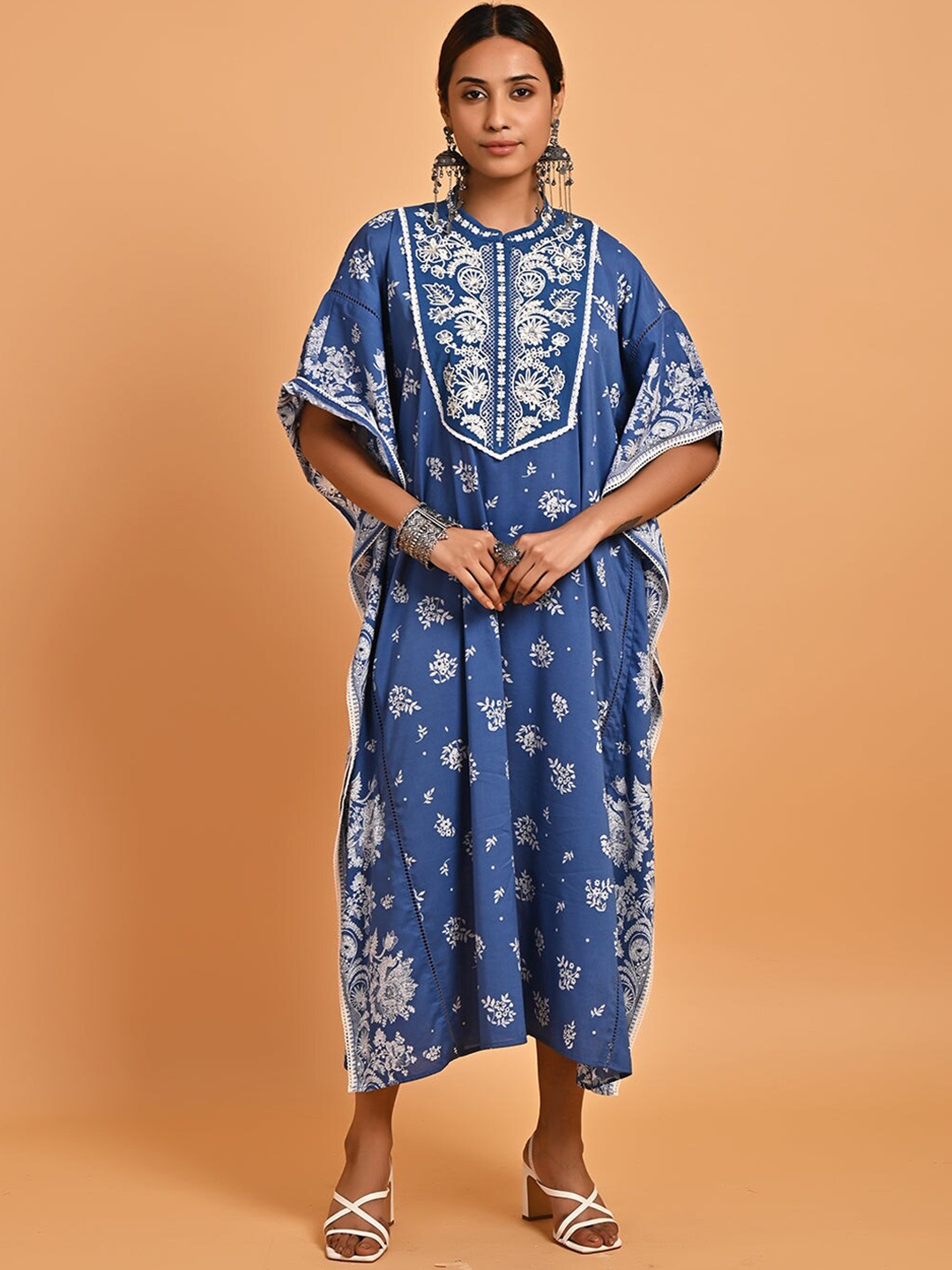 

Lakshita Floral Embroidered Sequinned Kaftan Pure Cotton Kurta, Blue