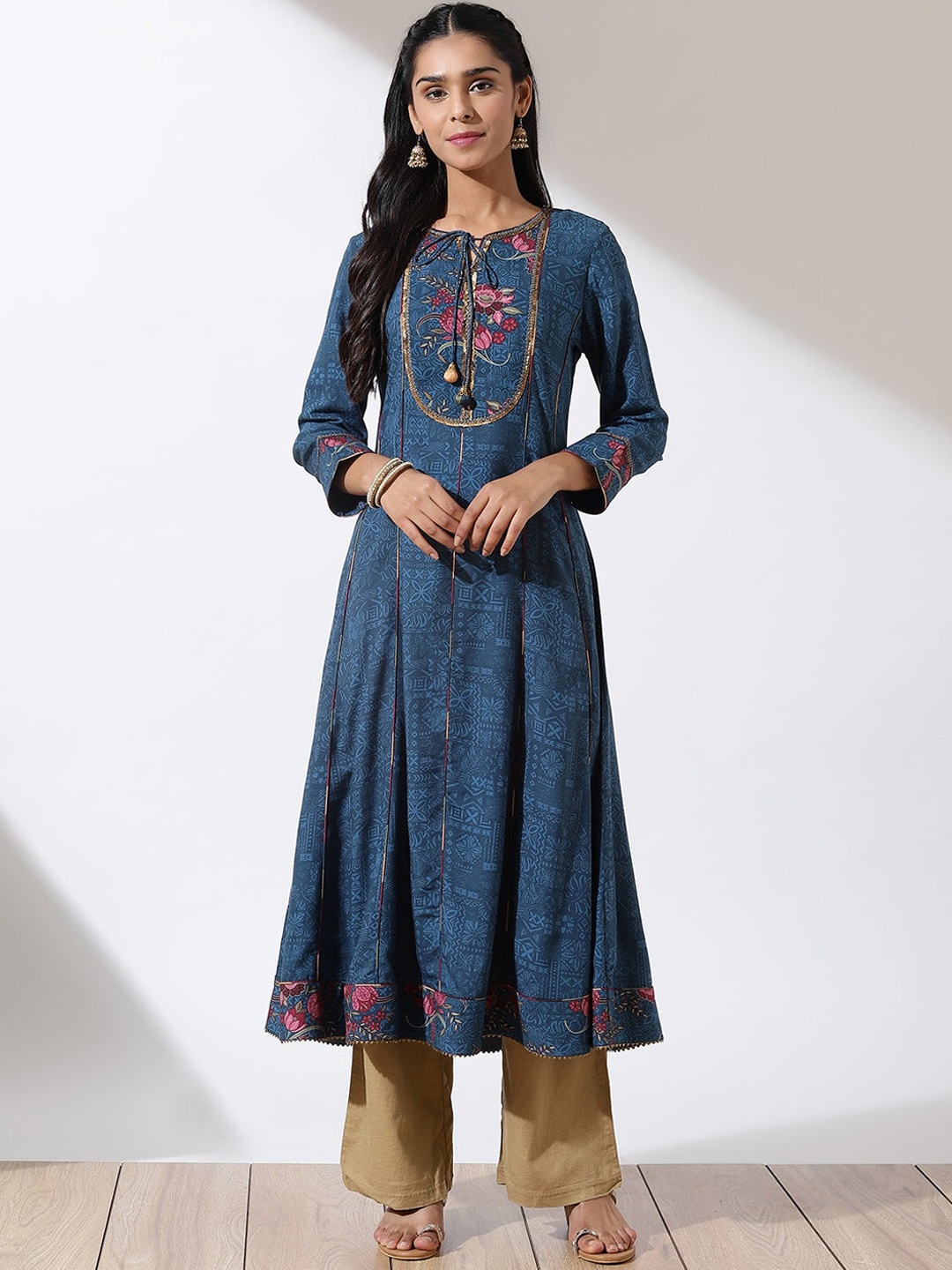 

Lakshita Floral Printed Sequinned Anarkali Pure Cotton Kurta, Blue