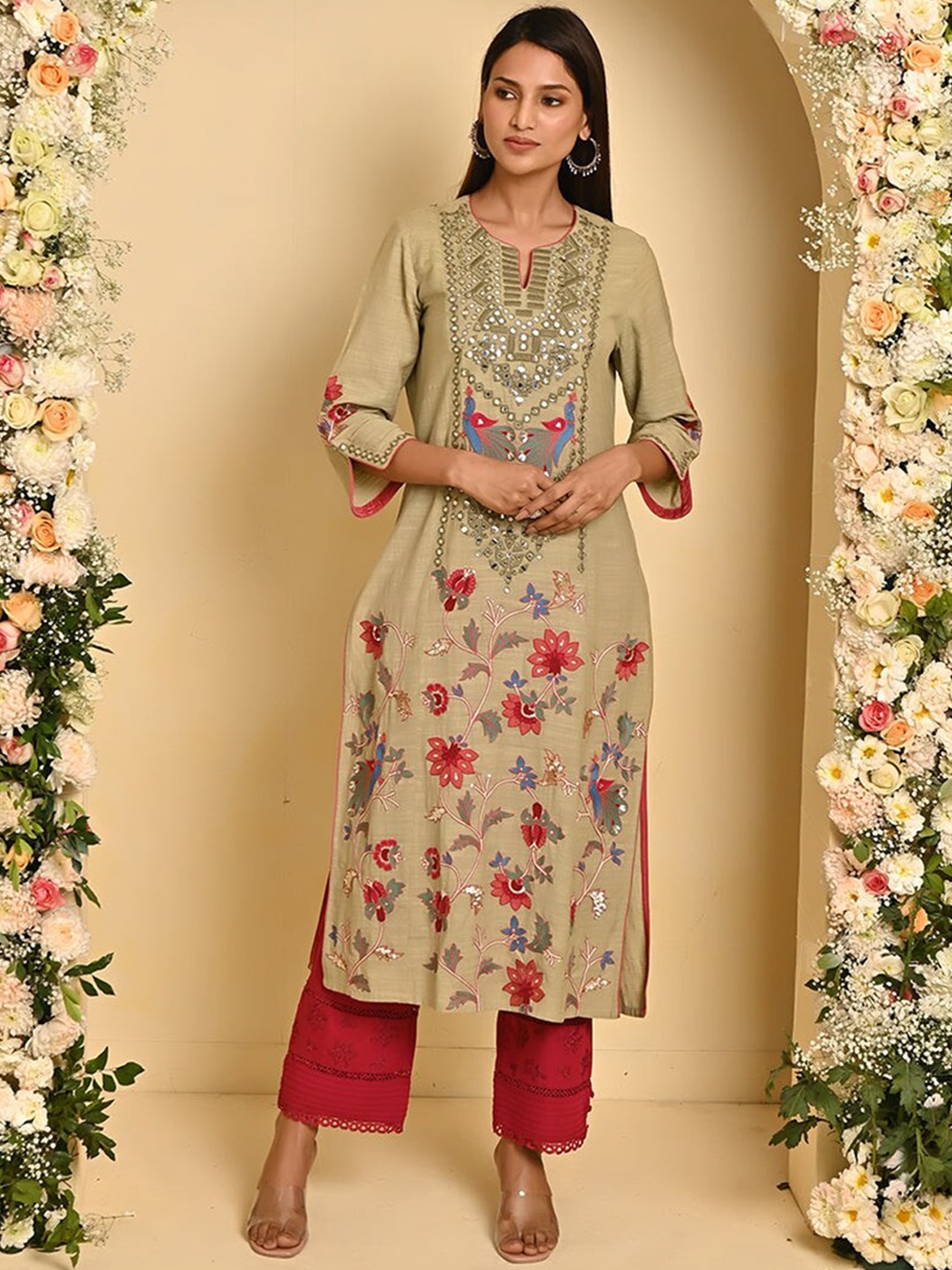 

Lakshita Floral Embroidered Mirror Work Pure Cotton Kurta, Green