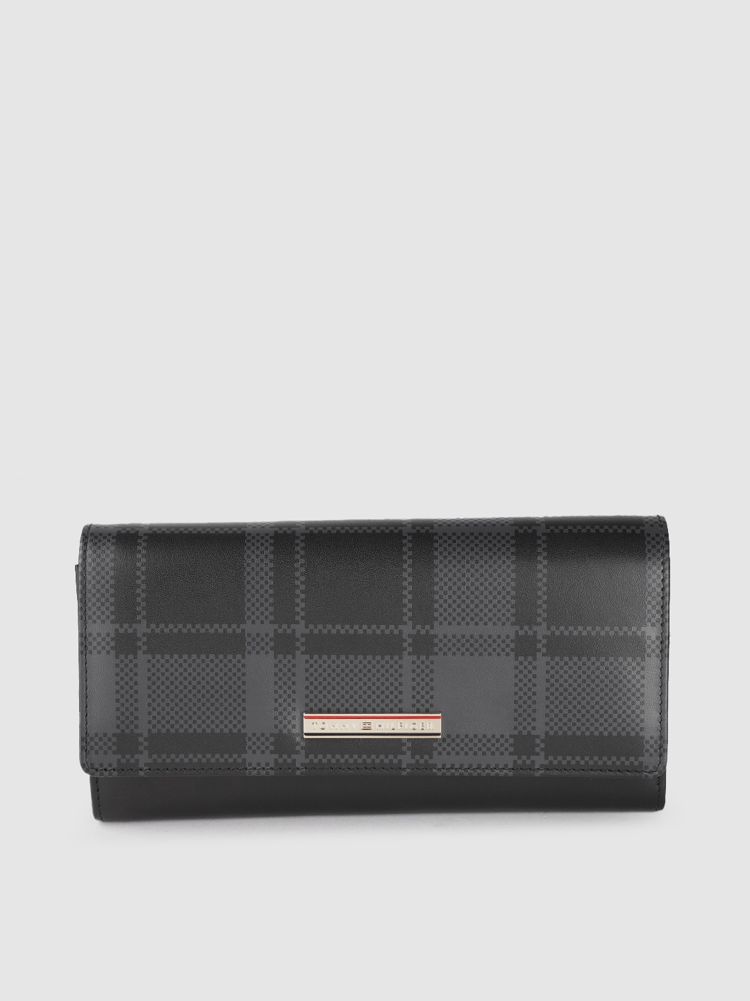 

Tommy Hilfiger Women Checked Embellished Leather Two Fold Wallet, Black