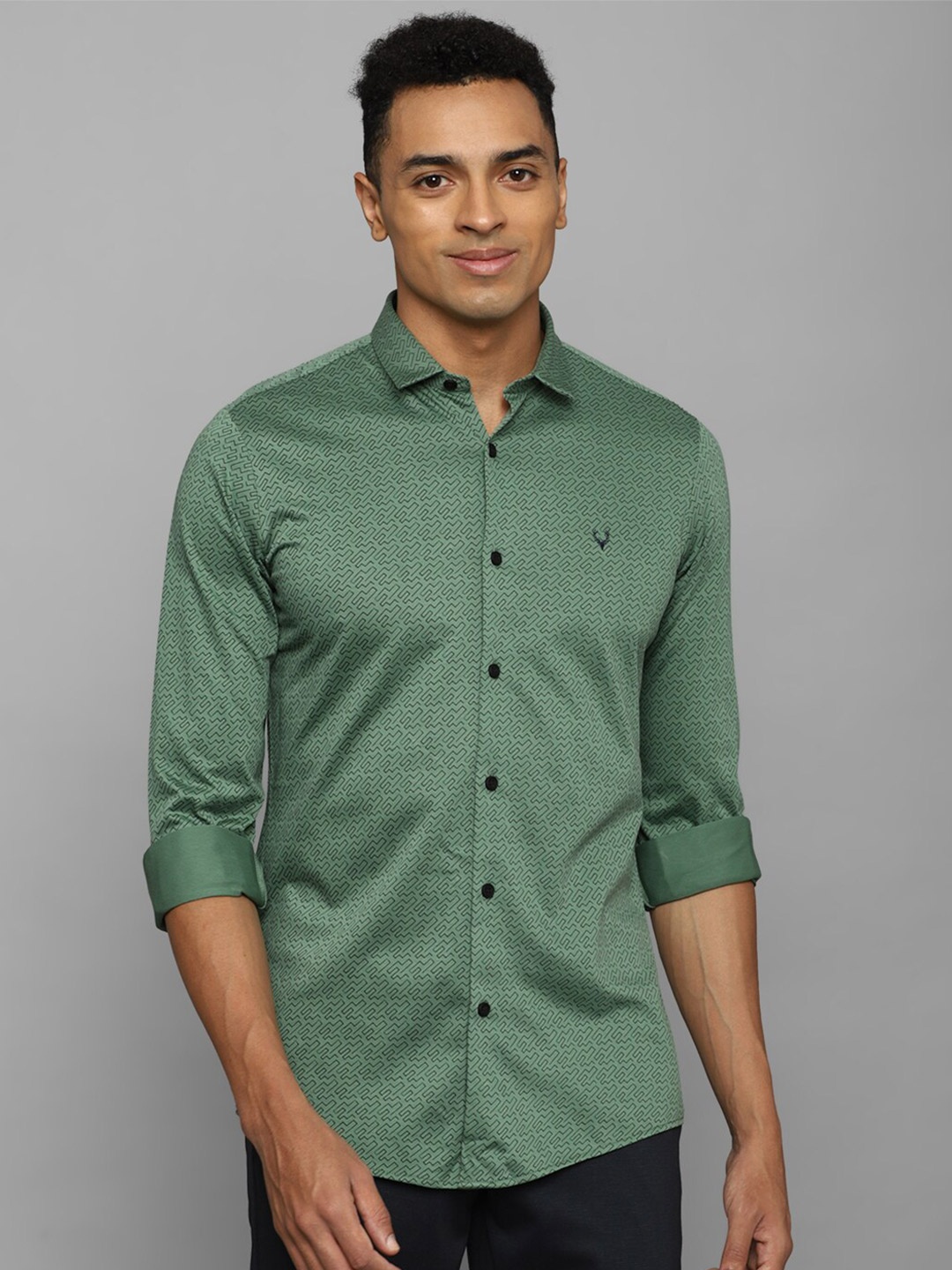 

Allen Solly Slim Fit Opaque Geometric Printed Pure Cotton Casual Shirt, Green