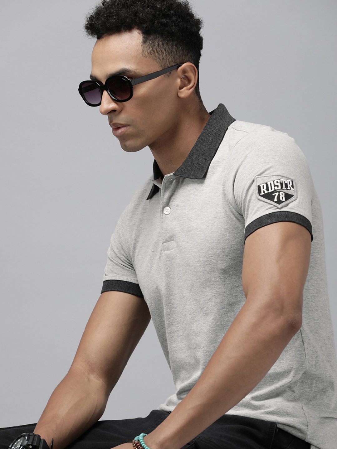 

Roadster Men Colourblocked Polo Collar T-shirt, Grey