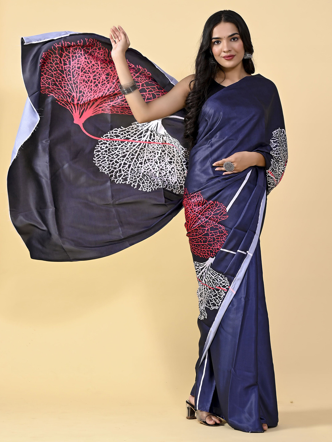 

elora Floral Printed Satin Saree, Blue