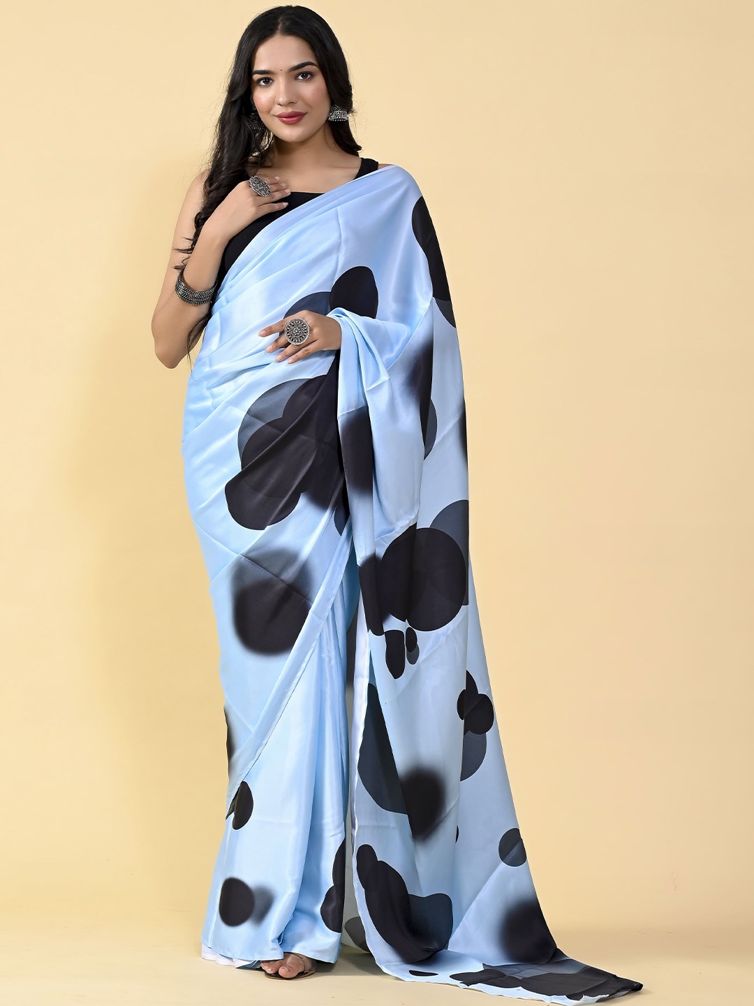 

elora Abstract Printed Satin Saree, White