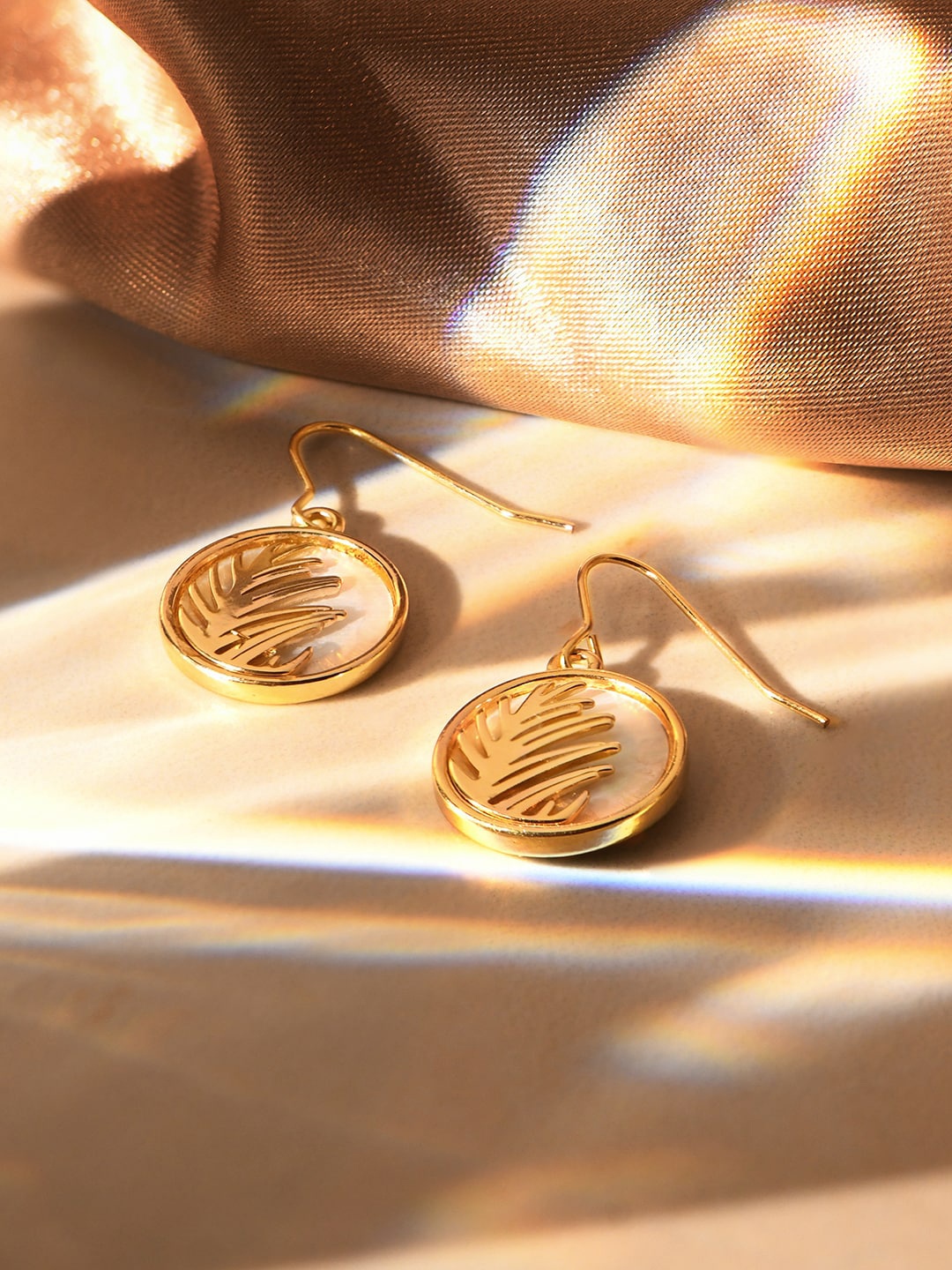 

Accessorize London Women Moonstone Circle Leaf Earrings, Gold