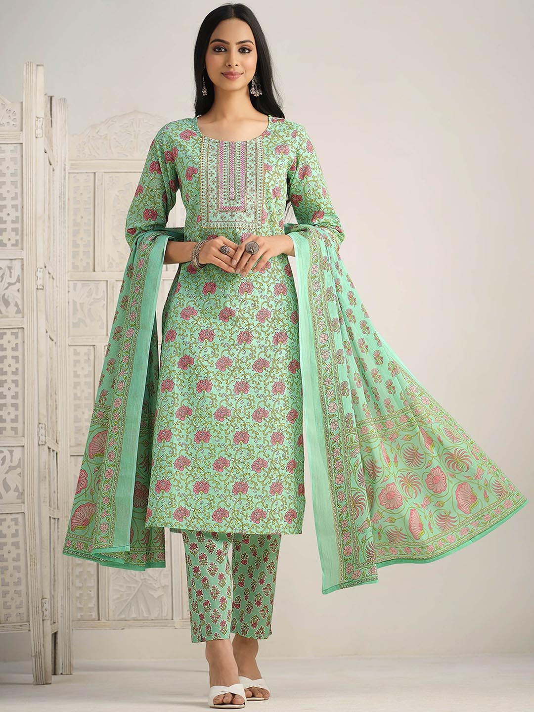 

Sangria Floral Printed Gotta Patti Pure Cotton Kurta With Trouser & Dupatta, Green