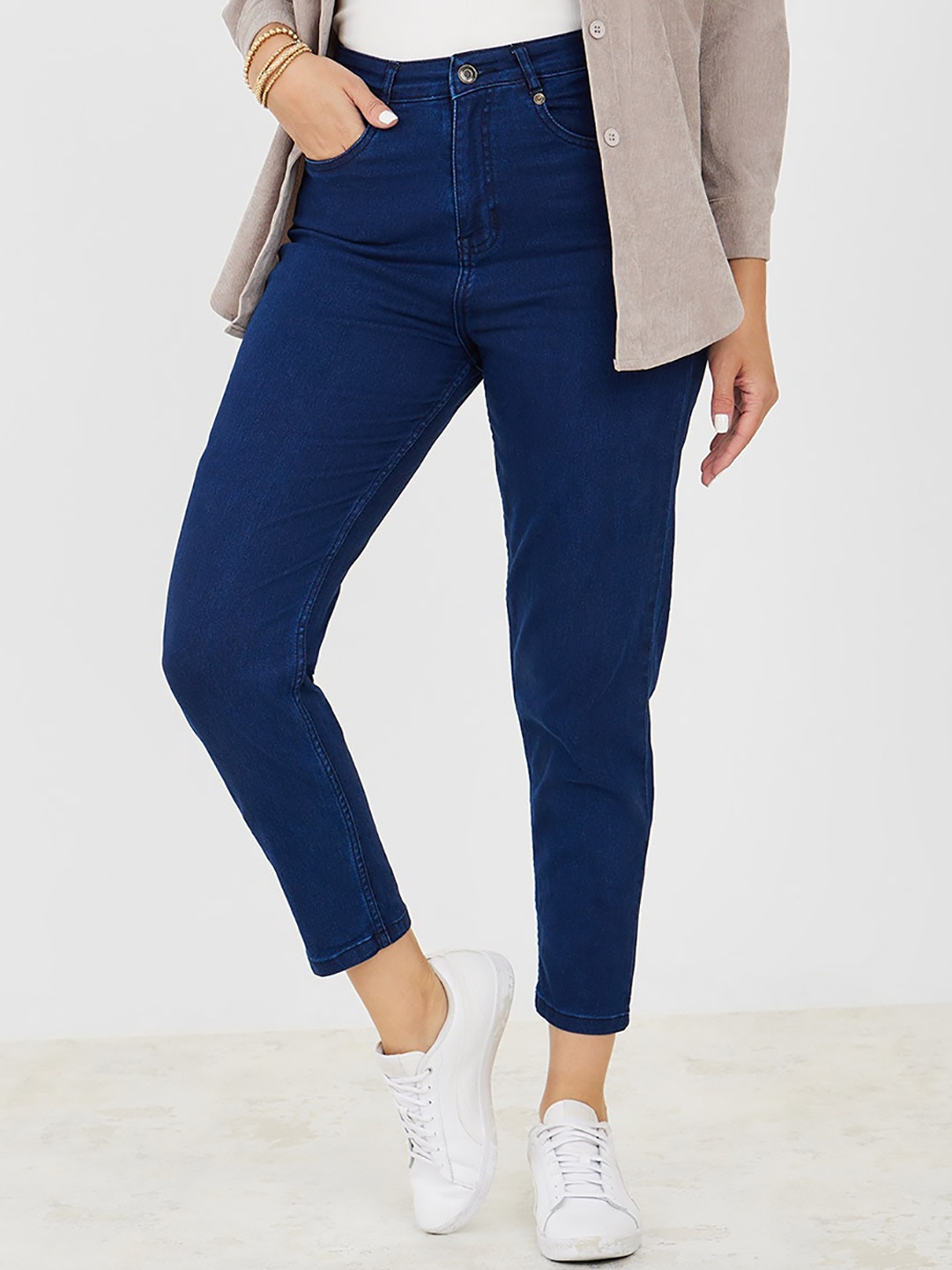 

Styli Women Mom Fit High-Rise Jeans, Navy blue