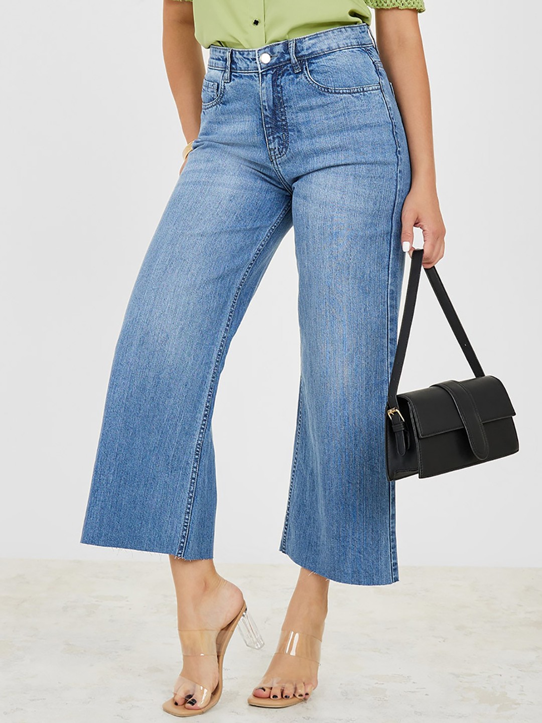 

Styli Women Wide Leg Light Fade Clean Look Cotton Jeans, Blue