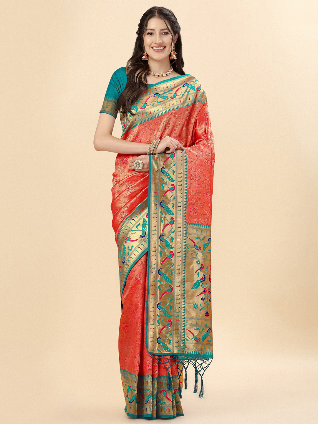 

Mitera Red & Green Floral Woven Design Jaali Pure Silk Paithani Saree