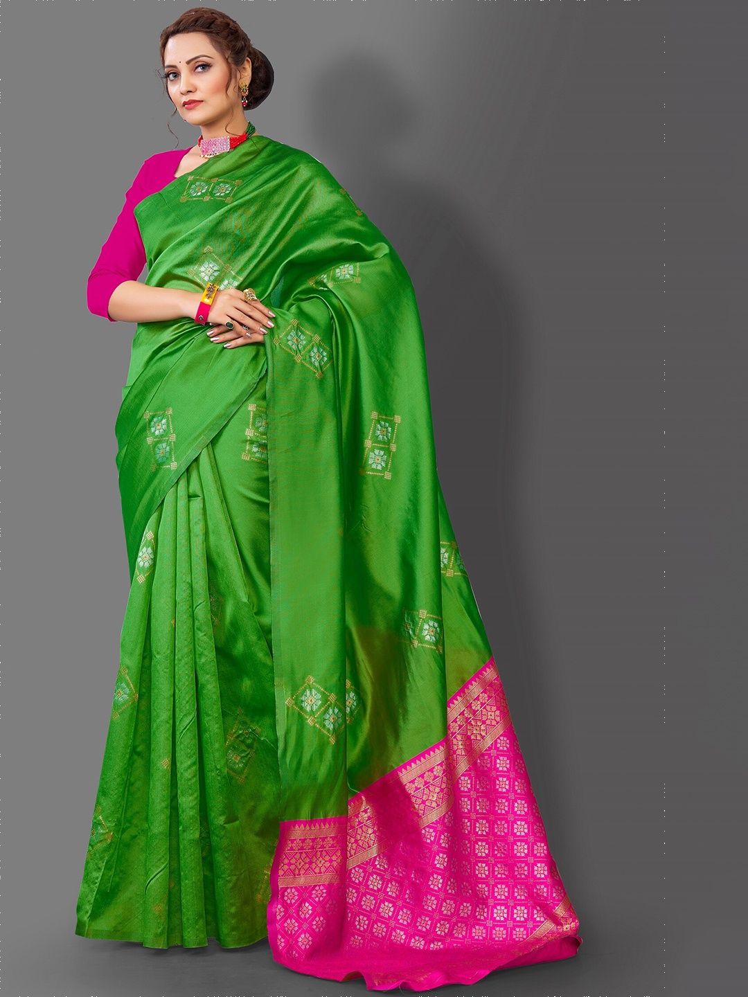 

Fashion Booms Ethnic Motif Woven Design Zari Banarasi Saree, Green