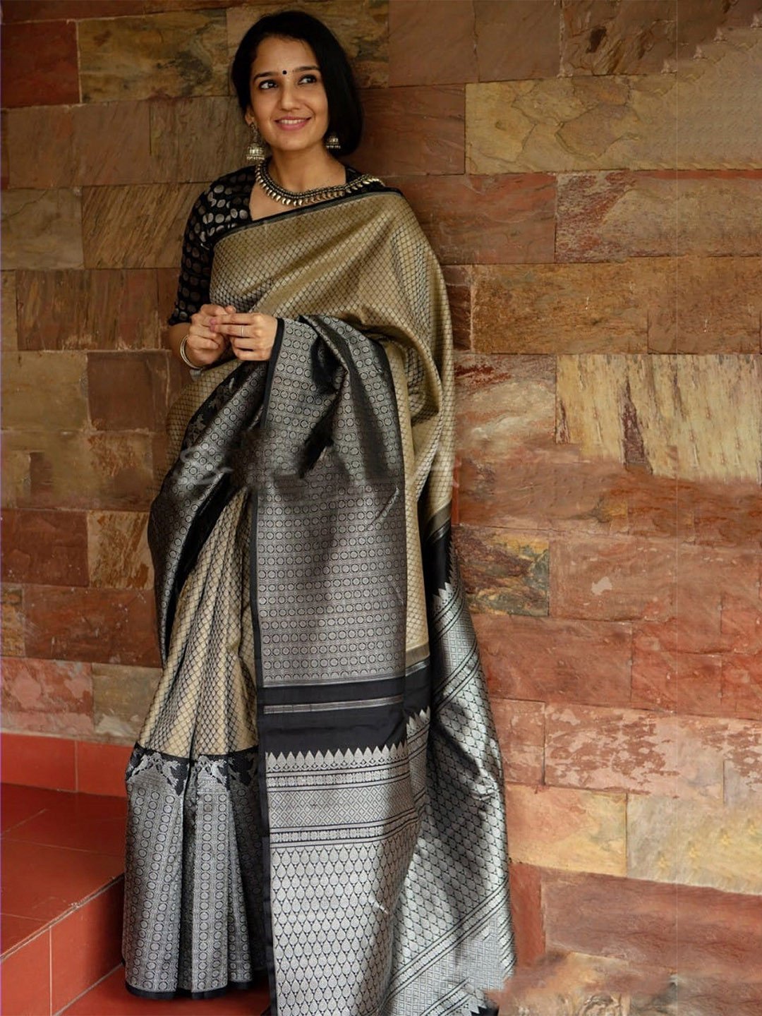 

Fashion Booms Ethnic Motif Woven Design Zari Pure Silk Banarasi Saree, Green