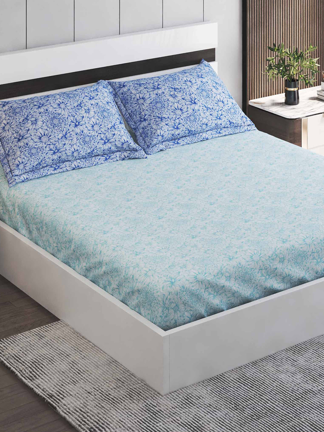 

Home Centre Medley Santorini Blue Floral 180 TC Fitted King Bedsheet with 2 Pillow Covers