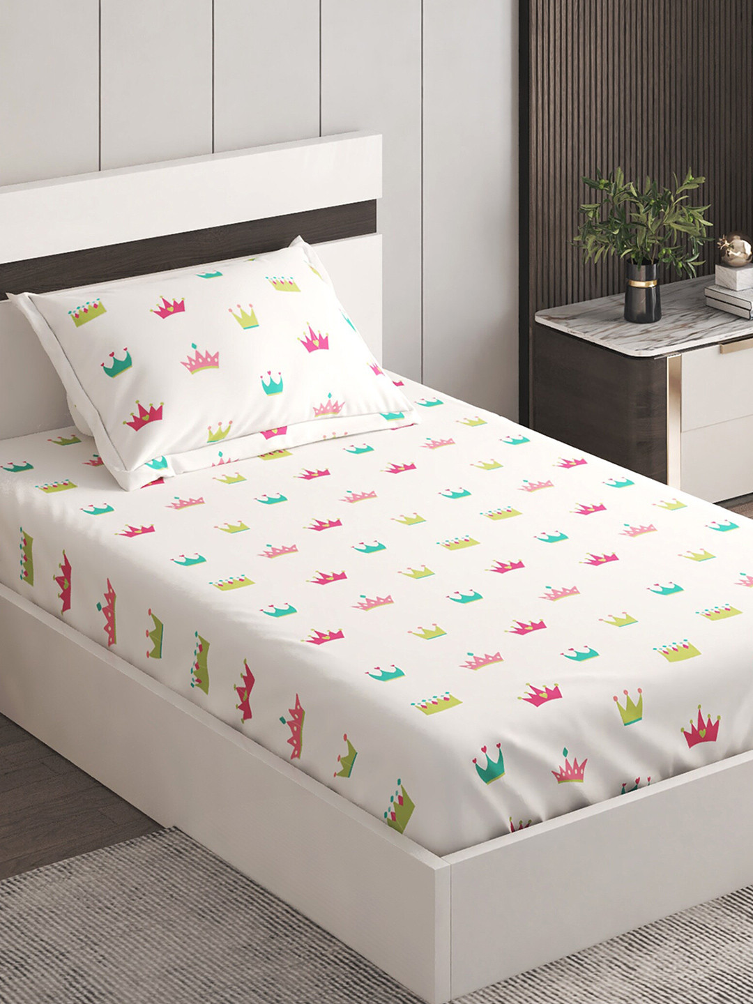 

Home Centre Slate White & Blue Ethnic Motifs 150 TC Cotton Single Bedsheet & Pillow Cover