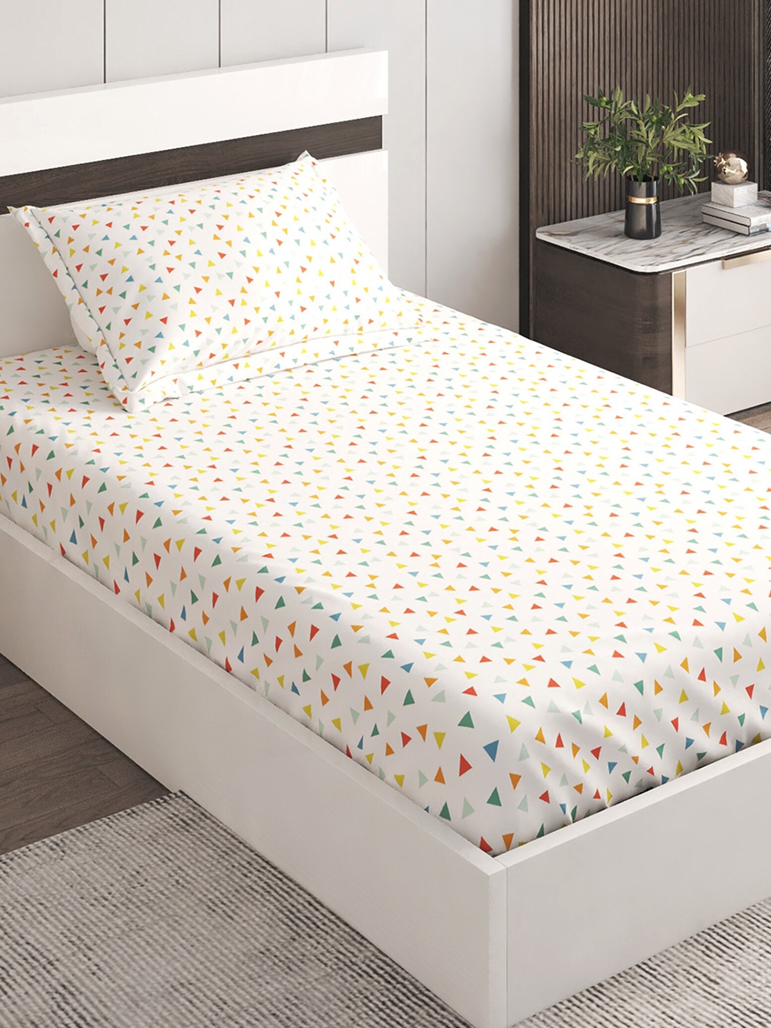 

Home Centre Slate White & Blue Ethnic Motifs 150 TC Cotton Single Bedsheet & Pillow Cover