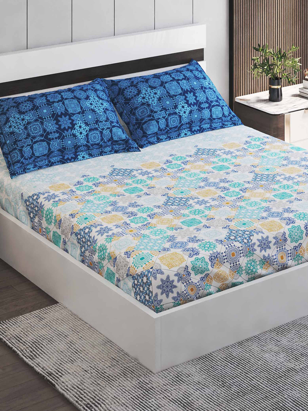 

Home Centre Medley Santorini Blue Ethnic Motifs 180 TC King Bedsheet & 2 Pillow Covers