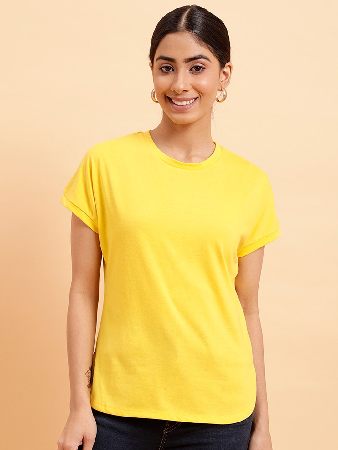 

MINT STREET Round Neck Extended Sleeves Pure Cotton T-shirt, Yellow