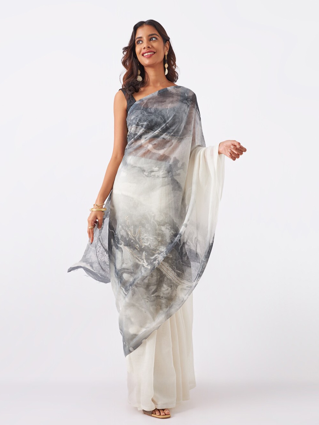 

Taneira Abstract Printed Silk Cotton Saree, Grey