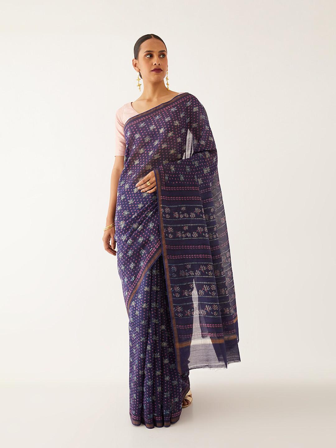 

Taneira Floral Printed Zari Silk Cotton Bagru Saree, Purple