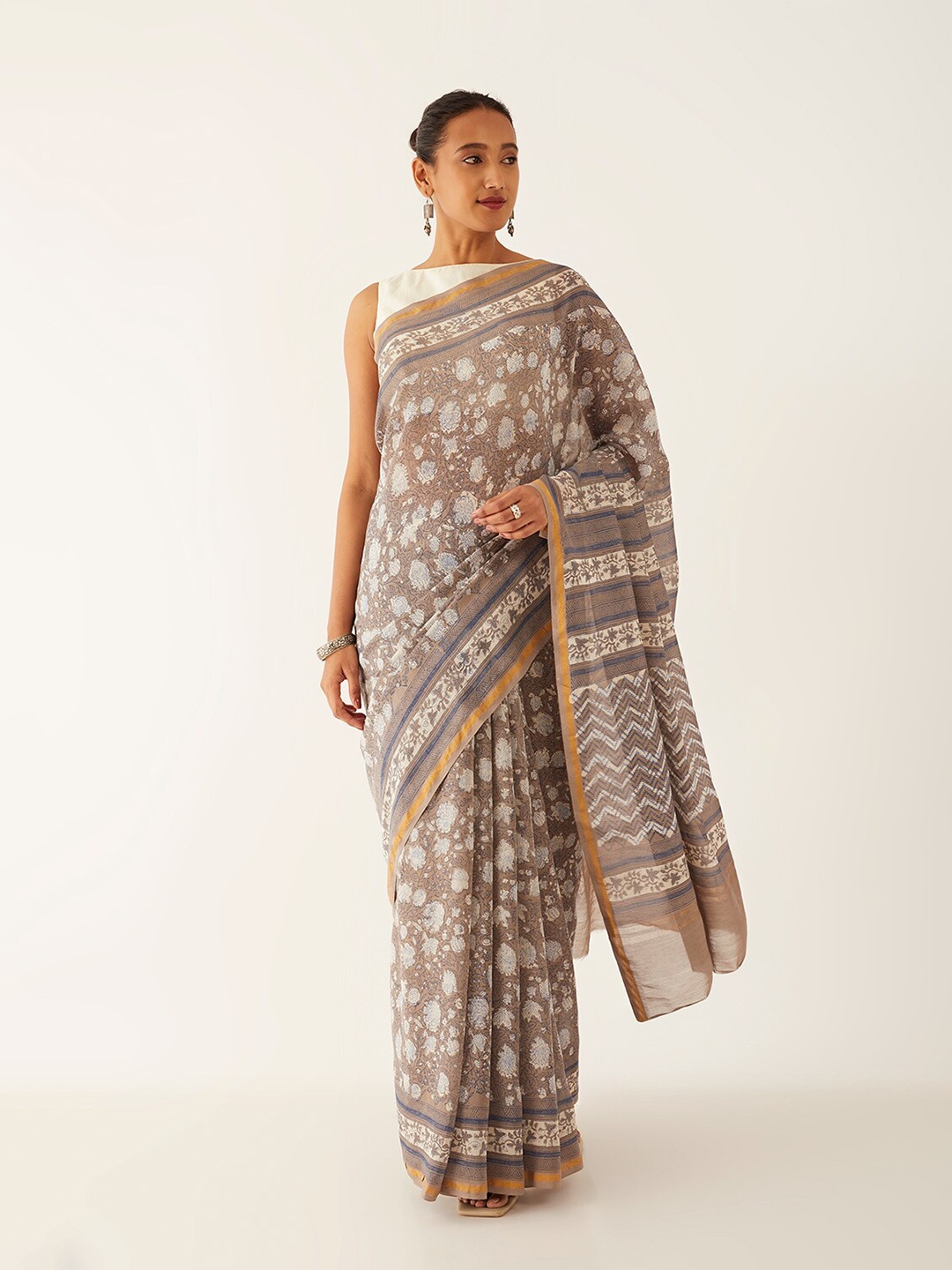 

Taneira Floral Woven Design Silk Cotton Bagru Saree, Grey