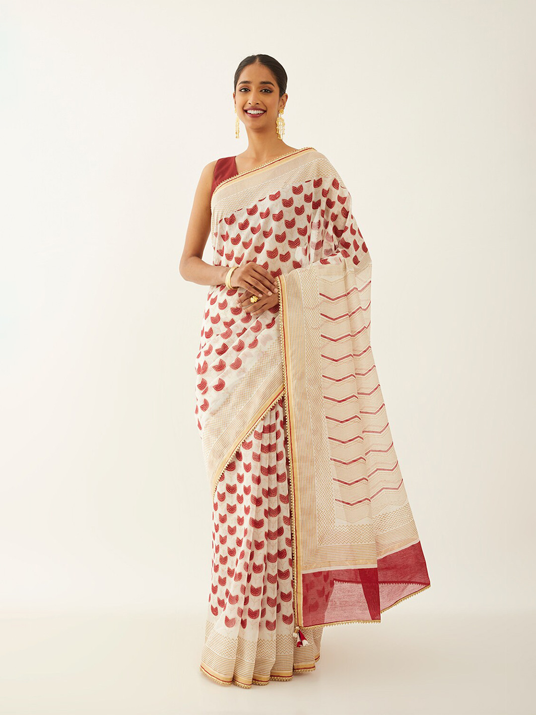 

Taneira Geometric Printed Silk Cotton Saree, Off white