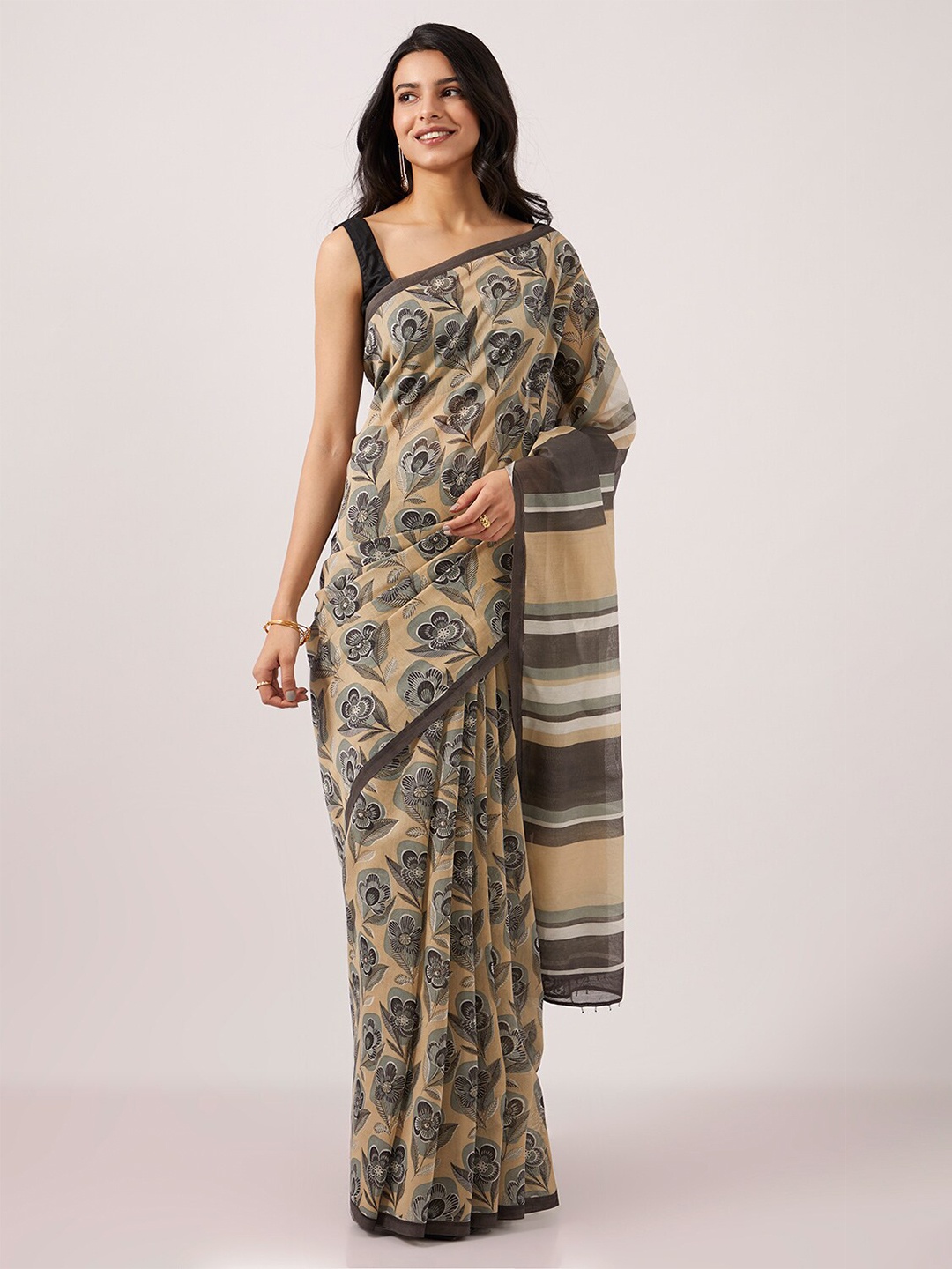 

Taneira Floral Printed Silk Cotton Saree With Blouse Piece, Green