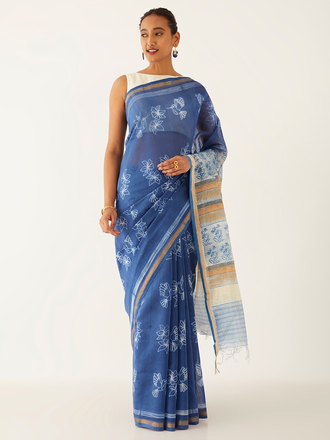 

Taneira Floral Zari Silk Cotton Saree With Blouse Piece, Blue
