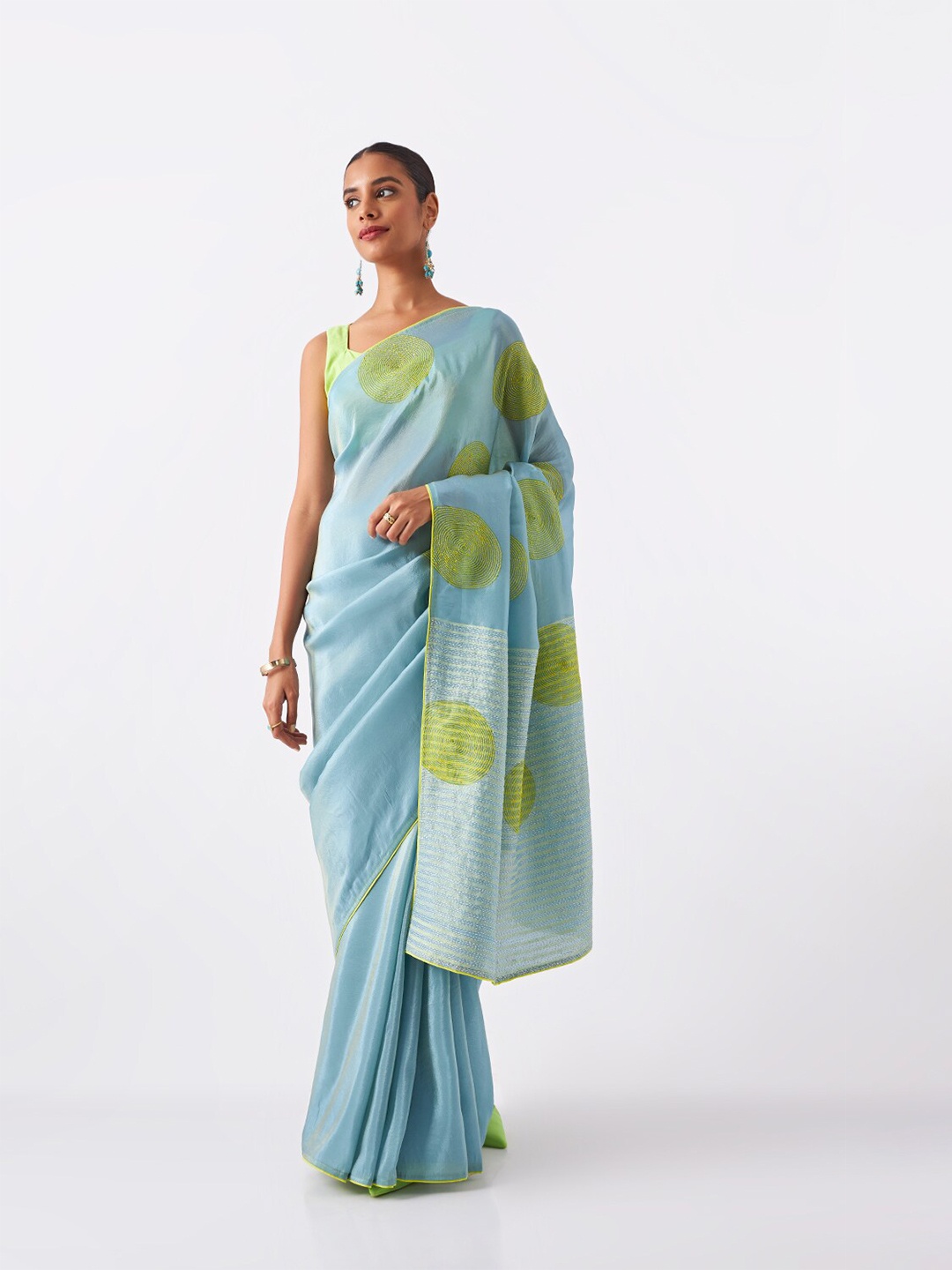 

Taneira Geometric Printed Organza Saree With Blouse Piece, Blue