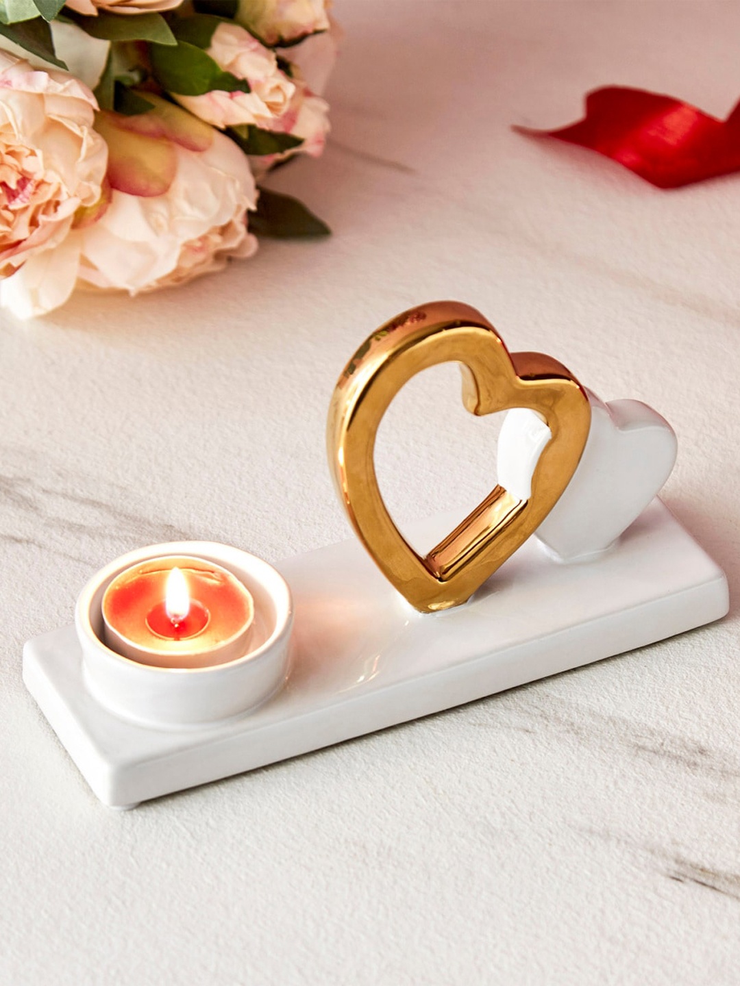 

Home Centre White & Gold Toned Textured Ceramic Heart T-Light Candle Holder