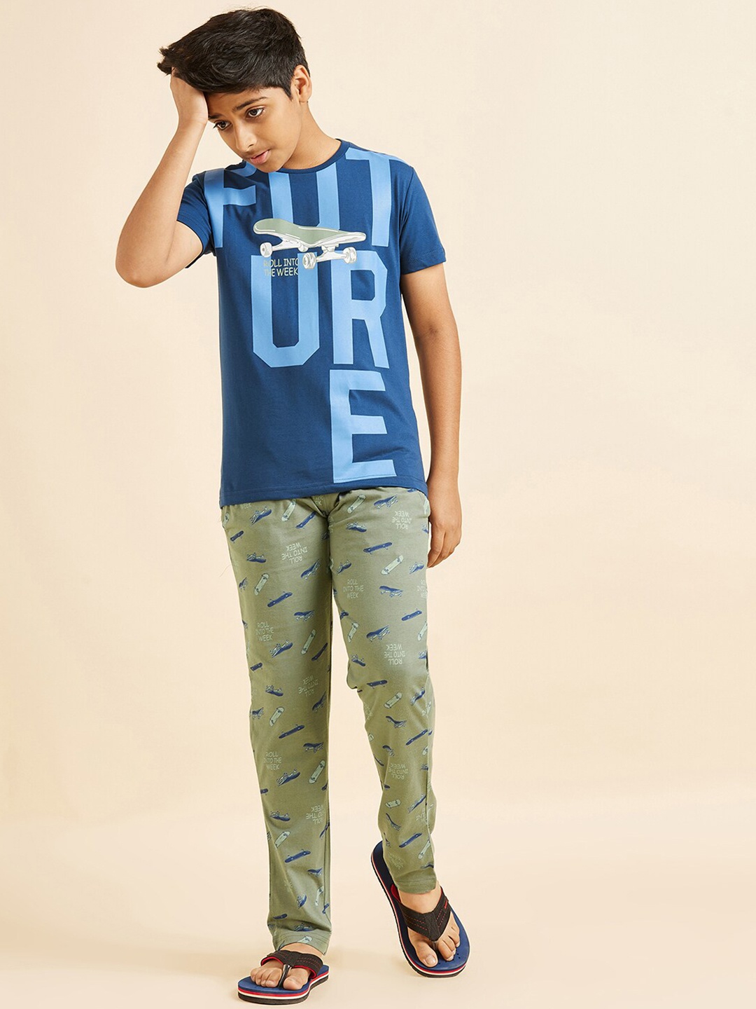 

Sweet Dreams Boys Navy Blue & Green Typography Printed Pure Cotton Night Suit