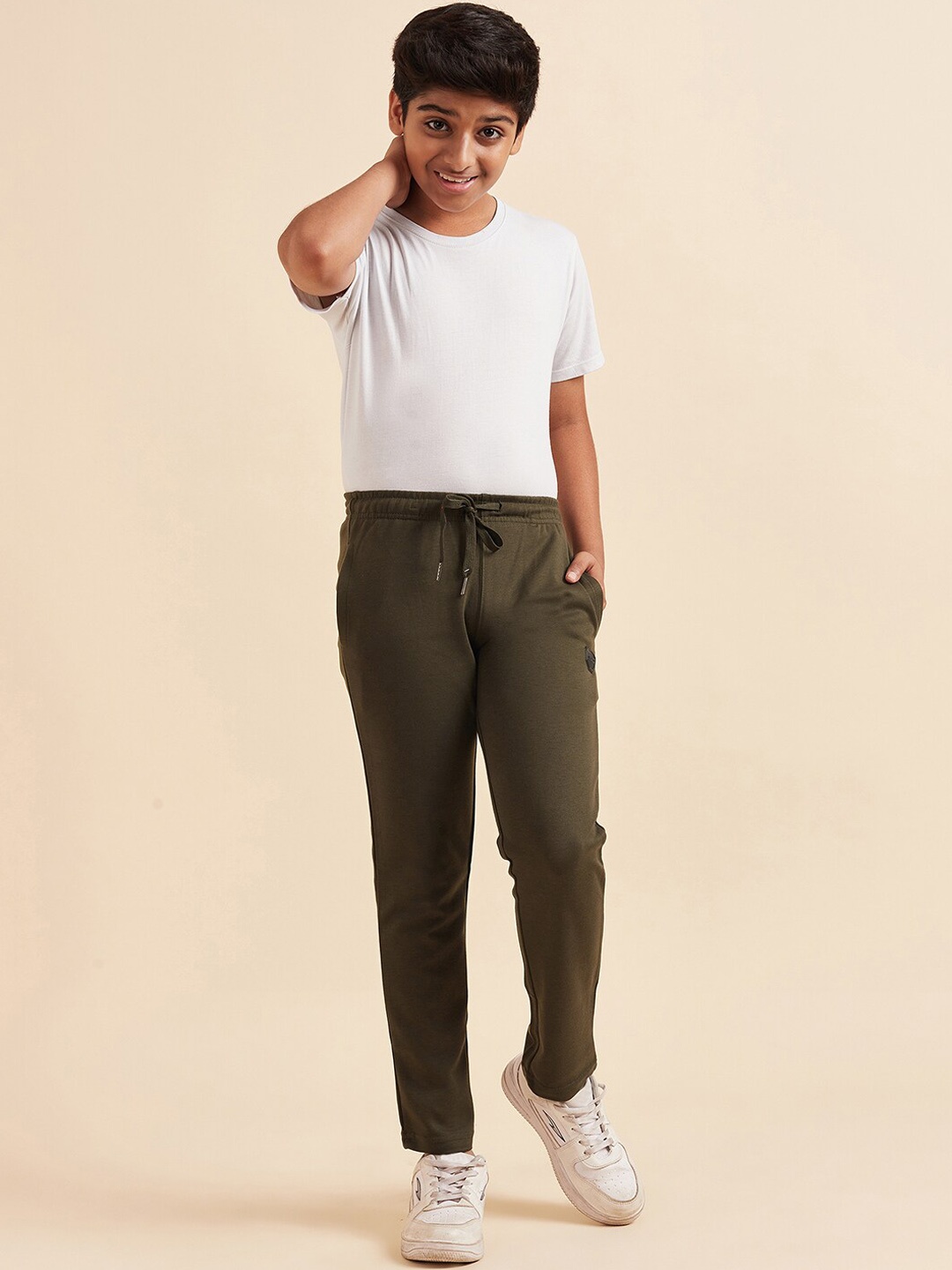 

Sweet Dreams Boys Olive Green Mid-Rise Relaxed-Fit Track Pants