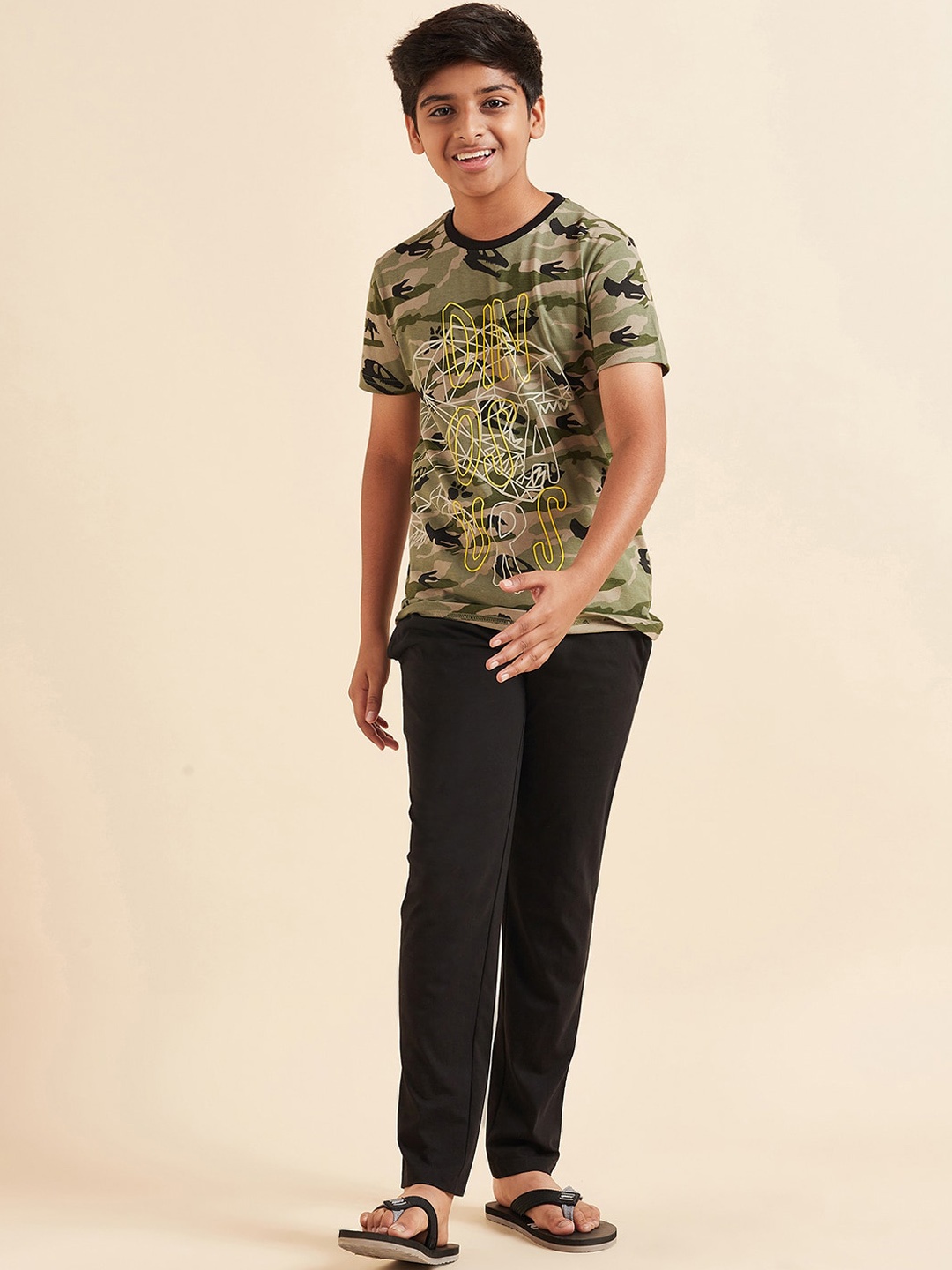 

Sweet Dreams Boys Green & Black Printed Pure Cotton Night suit