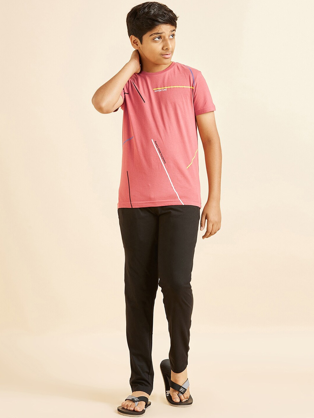 

Sweet Dreams Boys Pink & Black Typography Printed Night Suit