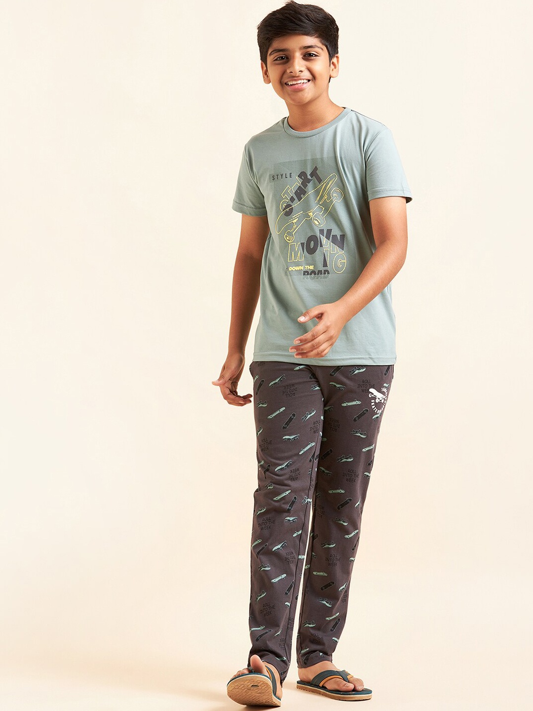 

Sweet Dreams Boys Grey Printed Mid-Rise Pure Cotton Lounge Pants