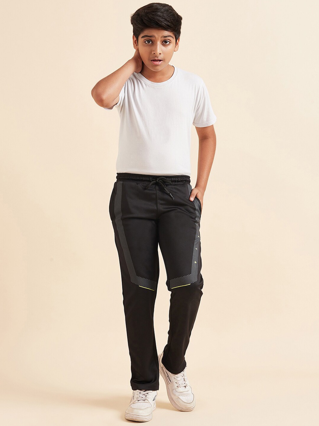 

Sweet Dreams Boys Mid Rise Trackpant, Black