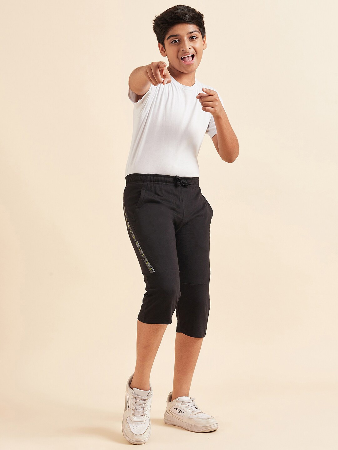 

Sweet Dreams Boys Solid Cotton Lounge Capris, Black