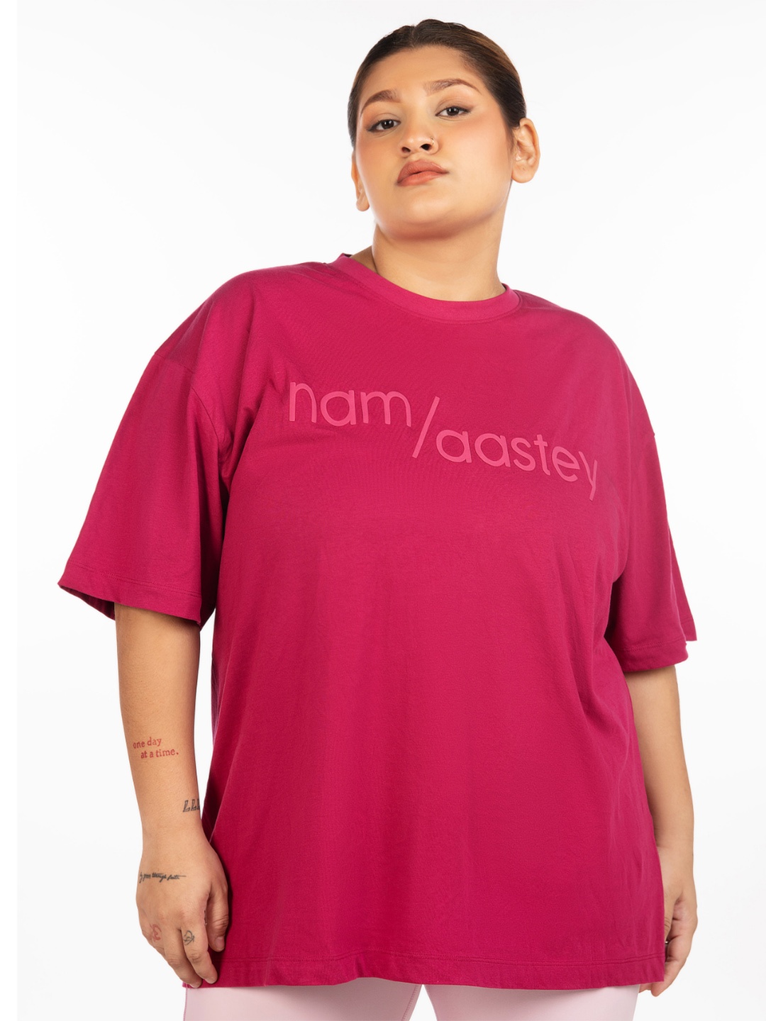 

aastey Plus Size Typography Printed Drop Shoulder Sleeves Oversized T-Shirt, Pink