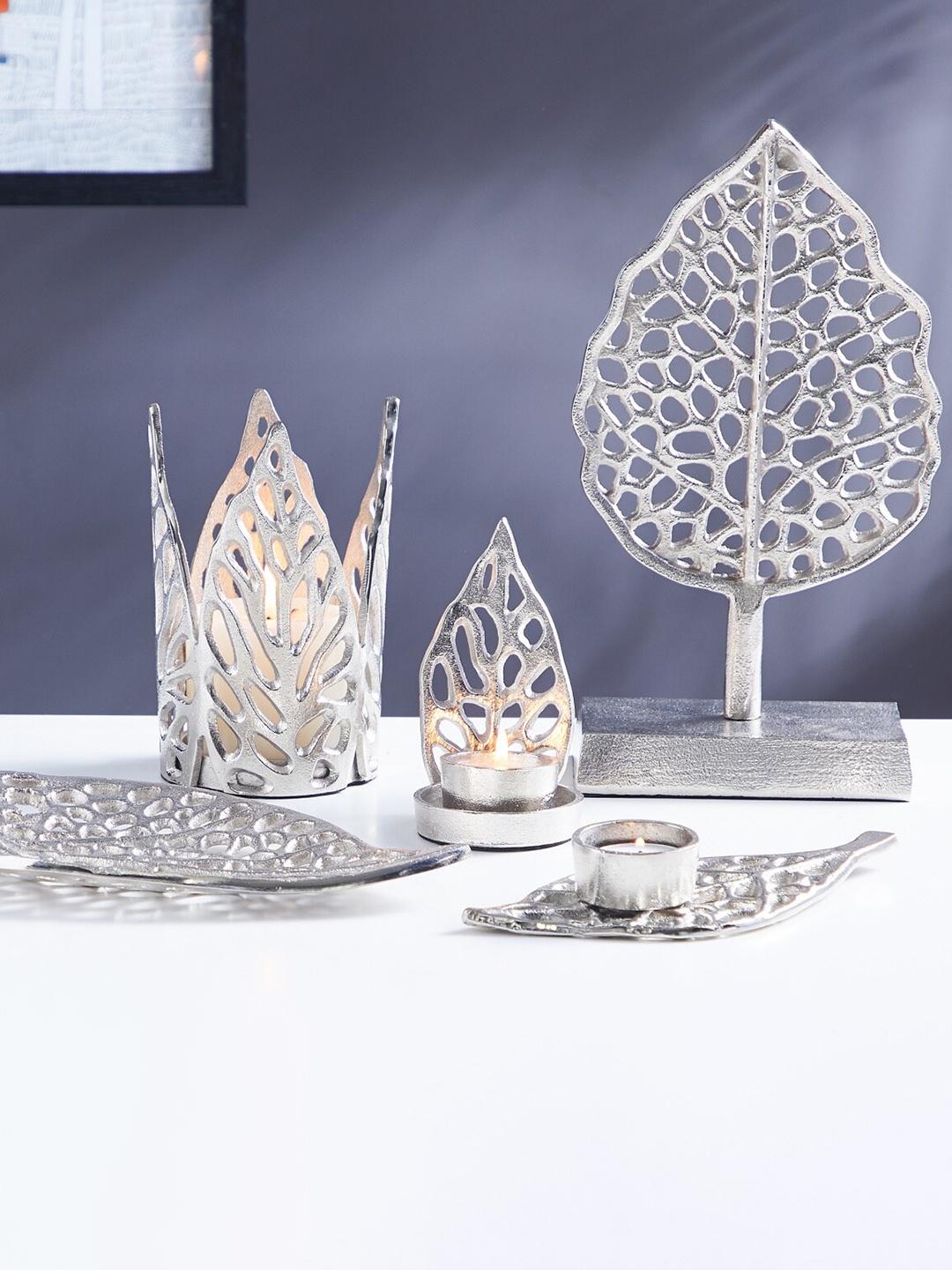 

Home Centre Corsica Zarin Metallic-Toned Textured Leaf Showpieces, Silver