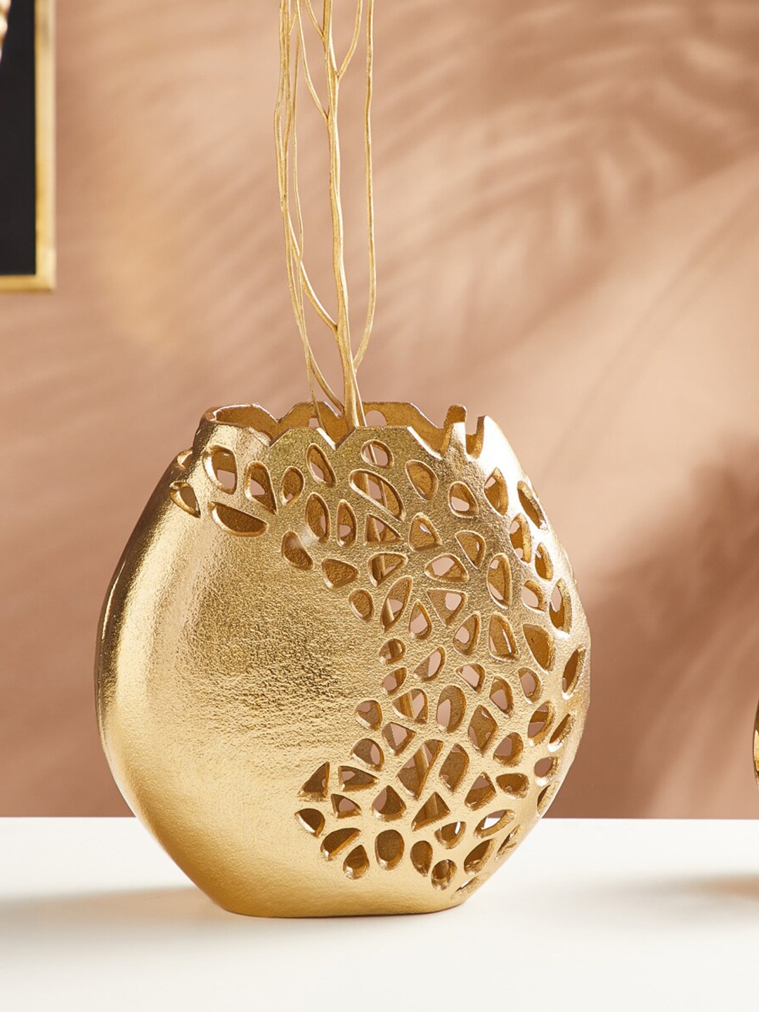 

Home Centre Corsica Zarin Gold-Toned Cut-Outs Aluminum Vase