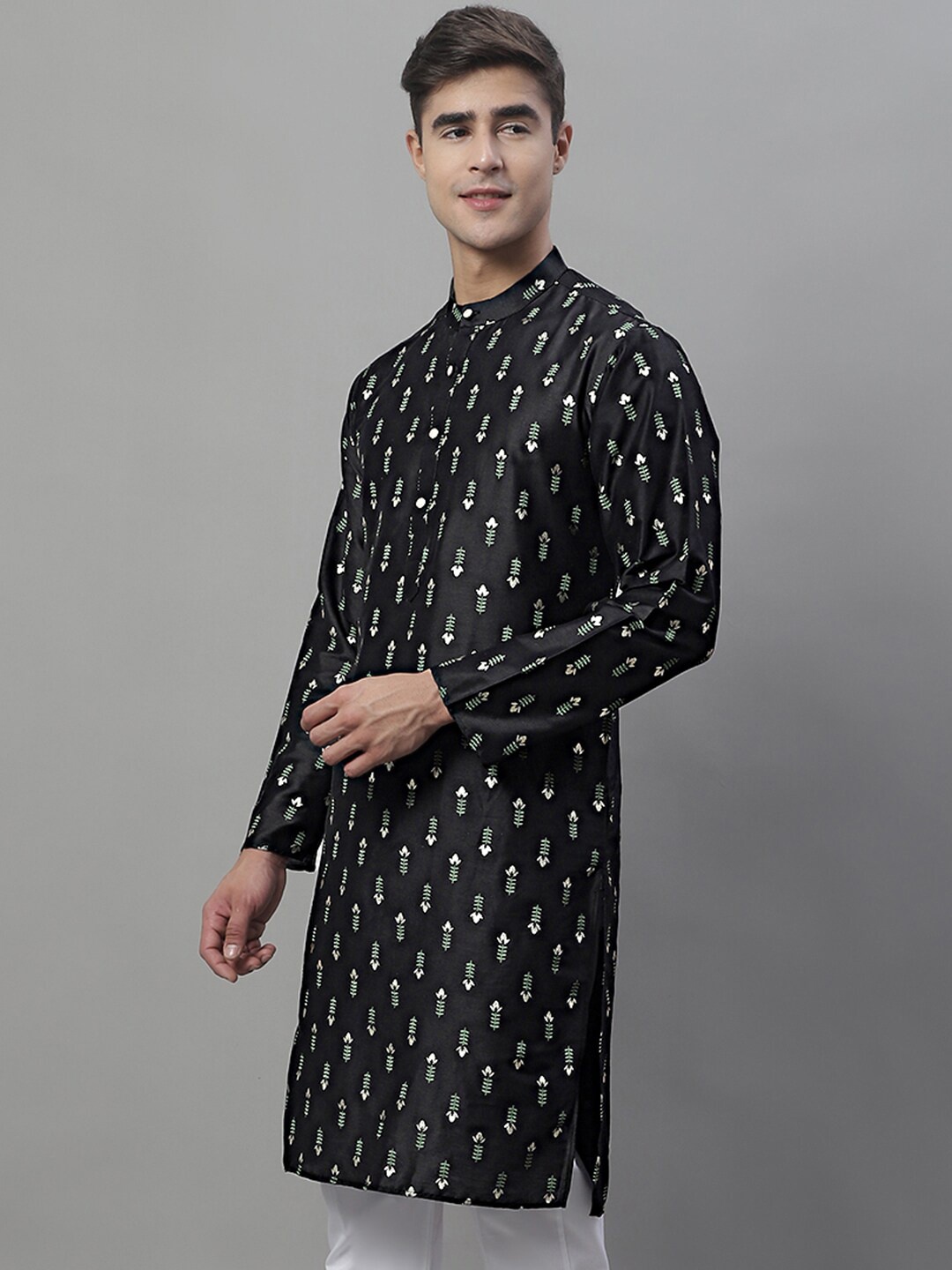 

Anouk Black & Green & White Floral Foil Printed Cotton Silk Kurta