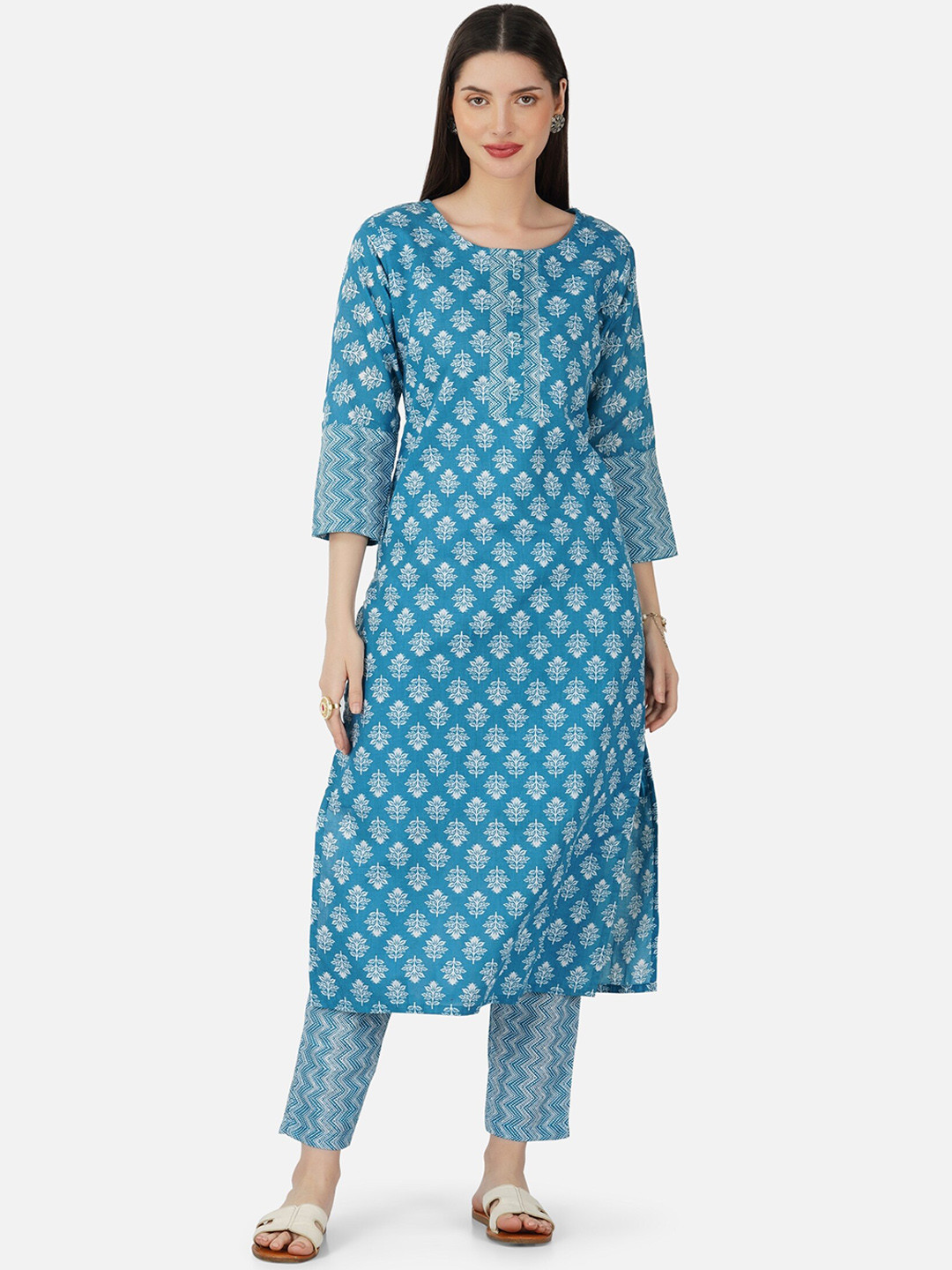 

SkyaSia Floral Printed Regular Kurta With Trousers, Turquoise blue