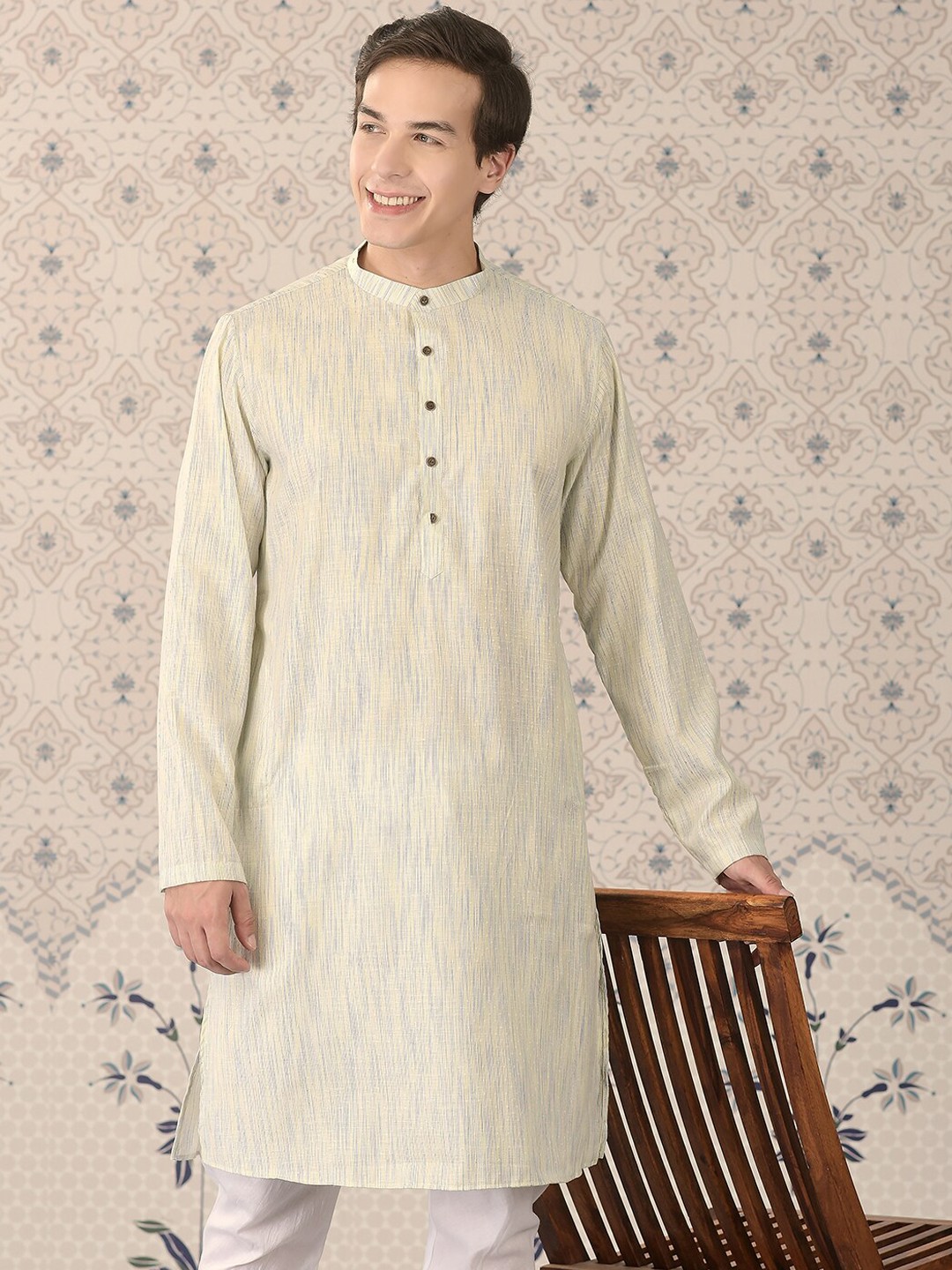 

Ode by House of Pataudi Men Green Mandarin Collar Woven Design Kurta with Churidar