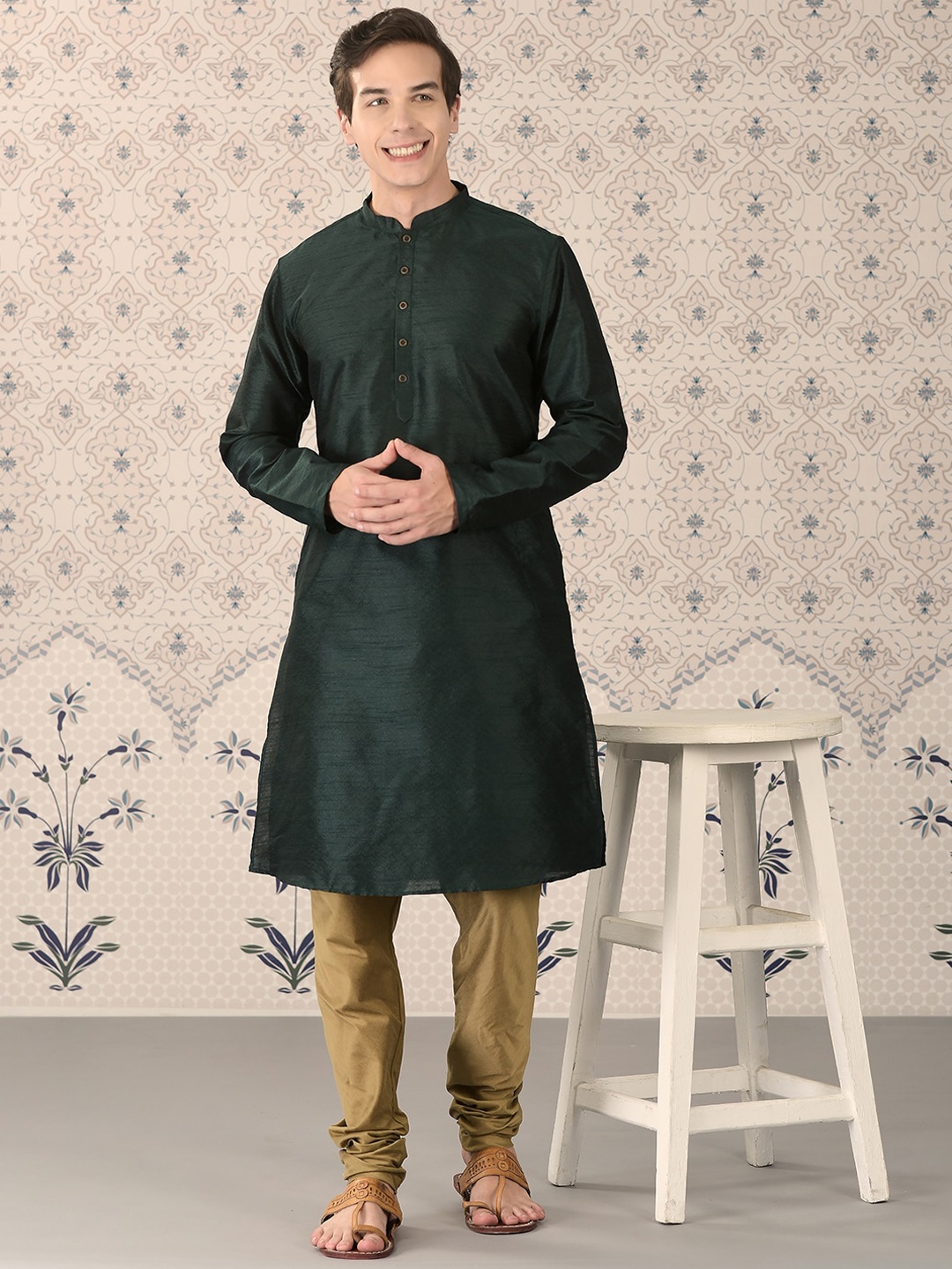 

Ode by House of Pataudi Green Mandarin Collar Kurta With Churidar