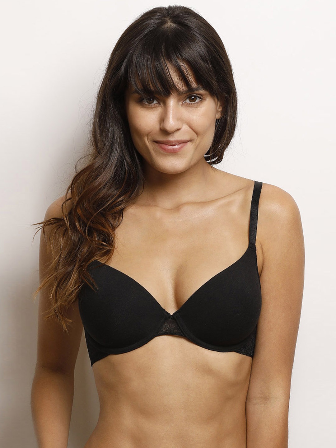 

Zivame Black Solid Underwired Lightly Padded T-shirt Bra ZI1101CORE