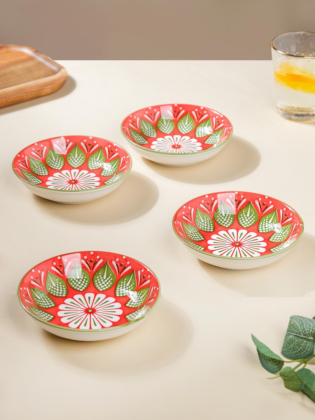 

Nestasia White & Red 4 Pieces Floral Printed Ceramic Glossy Plates