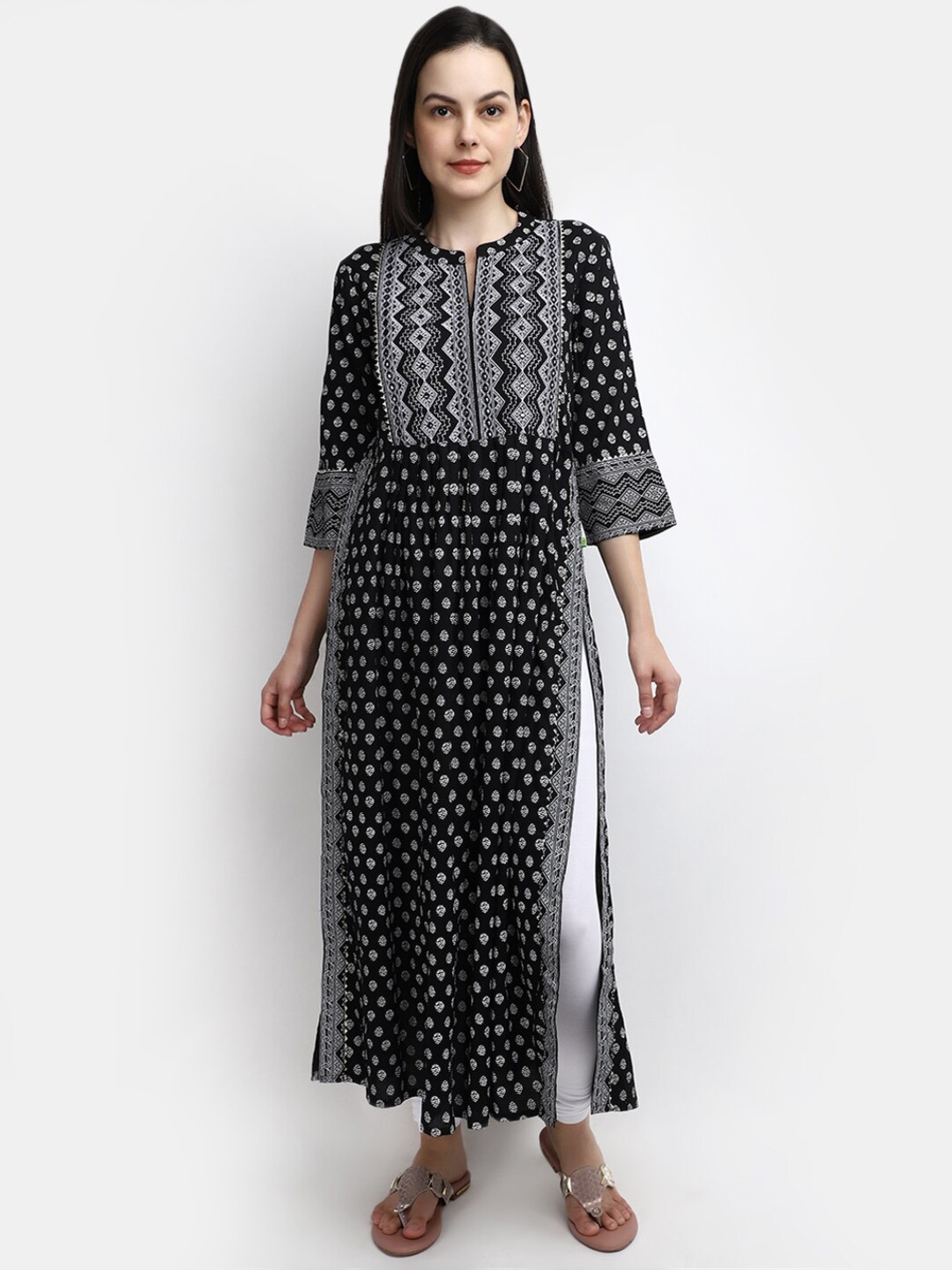 

V-Mart Ethnic Motifs Embroidered Mandarin Collar Sequinned A-Line Kurta, Black