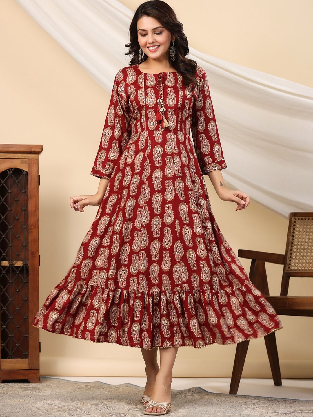 

EtnicaWear Ethnic Motifs Printed Square Neck Ethnic Dress, Red