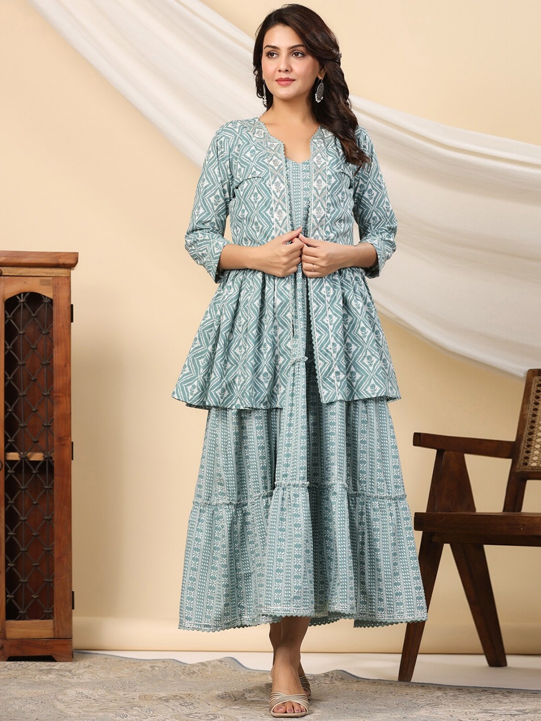 

EtnicaWear Ethnic Motifs Printed Tiered Fit & Flare Pure Cotton Ethnic Dress with Jacket, Sea green
