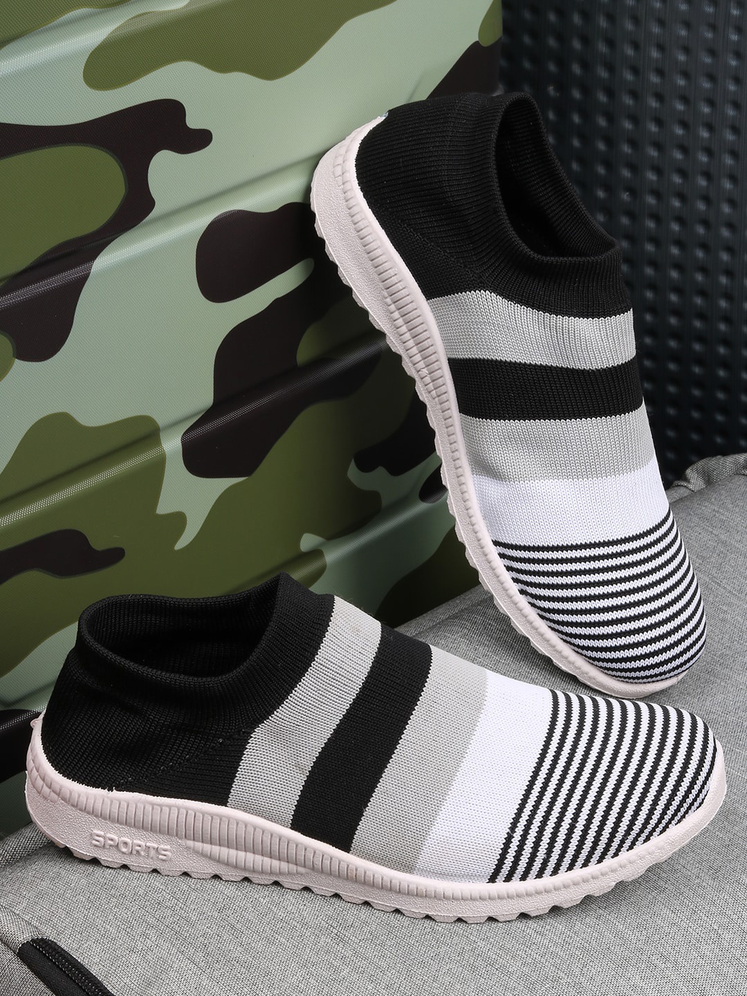 

OPHELIA Women Striped Lightweight Slip-On Sneakers, Black